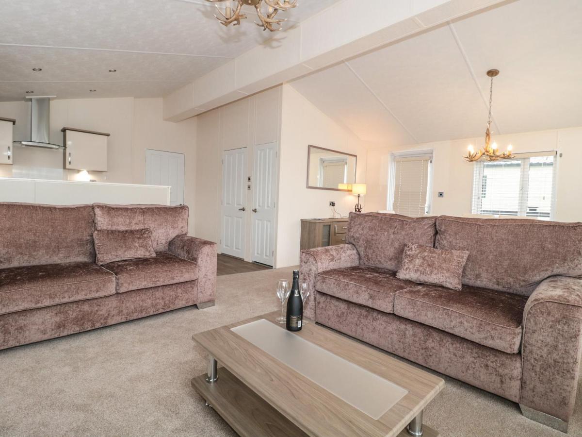 Amethyst Lodge Lymington Buitenkant foto