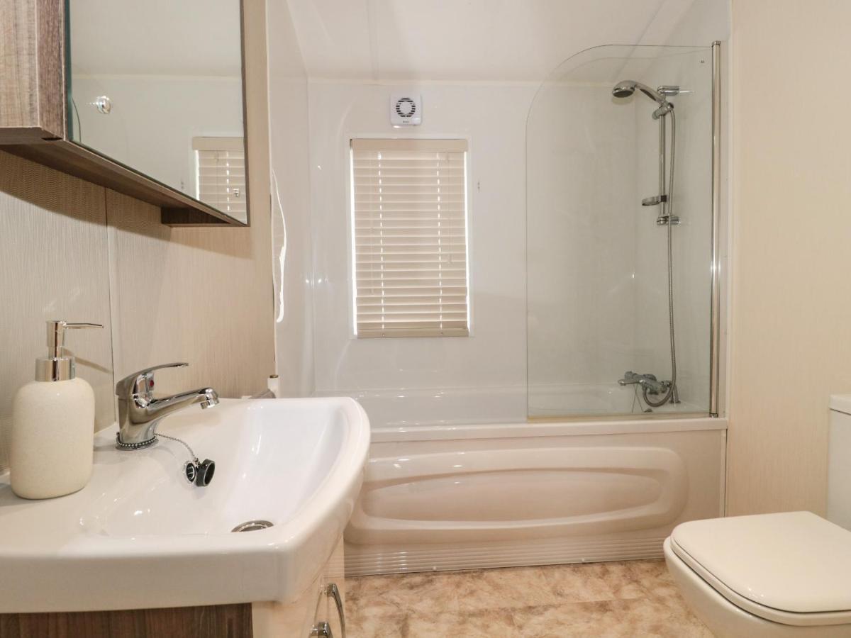 Amethyst Lodge Lymington Buitenkant foto